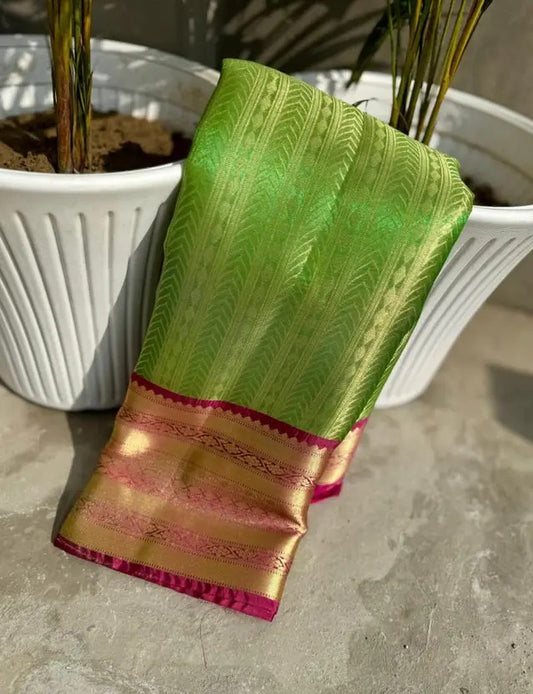 Self Design Banarasi Art Silk Saree  (Dark Green)